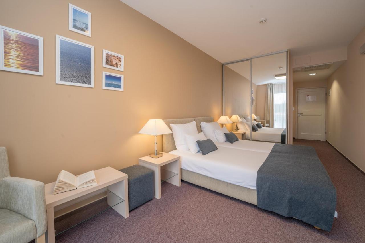 Hotel Zlatna Vala Umag Eksteriør billede