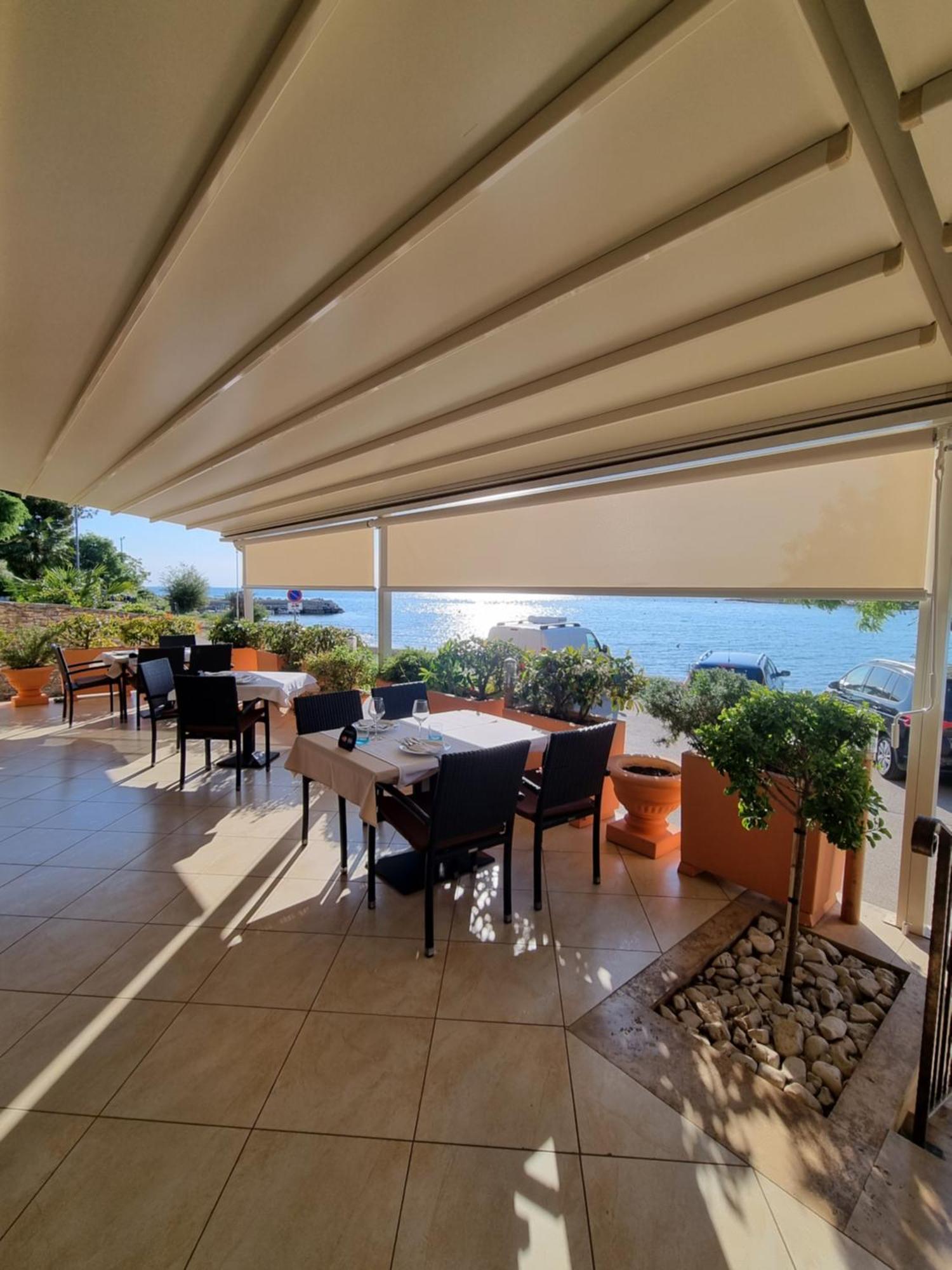 Hotel Zlatna Vala Umag Eksteriør billede