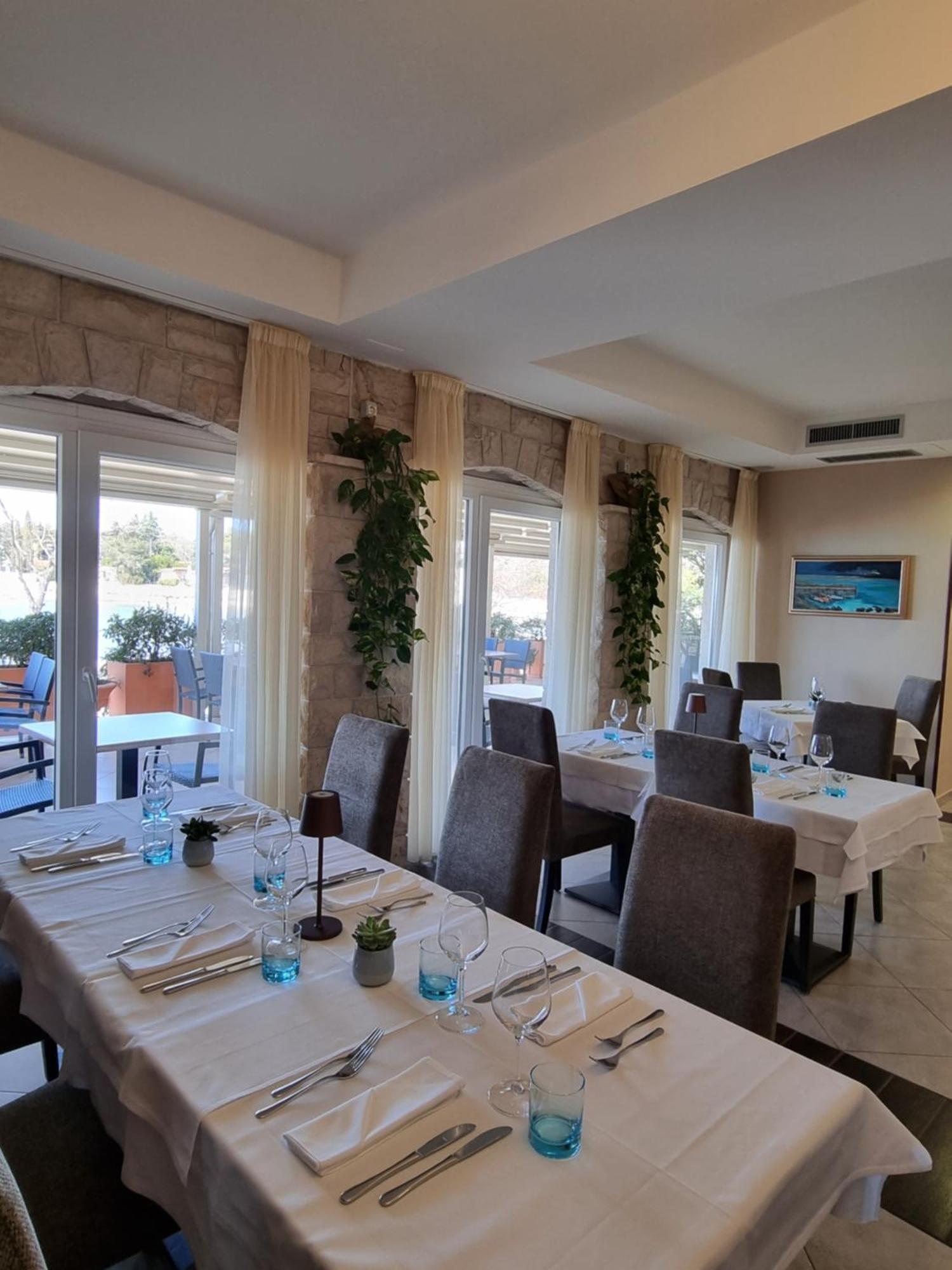 Hotel Zlatna Vala Umag Eksteriør billede