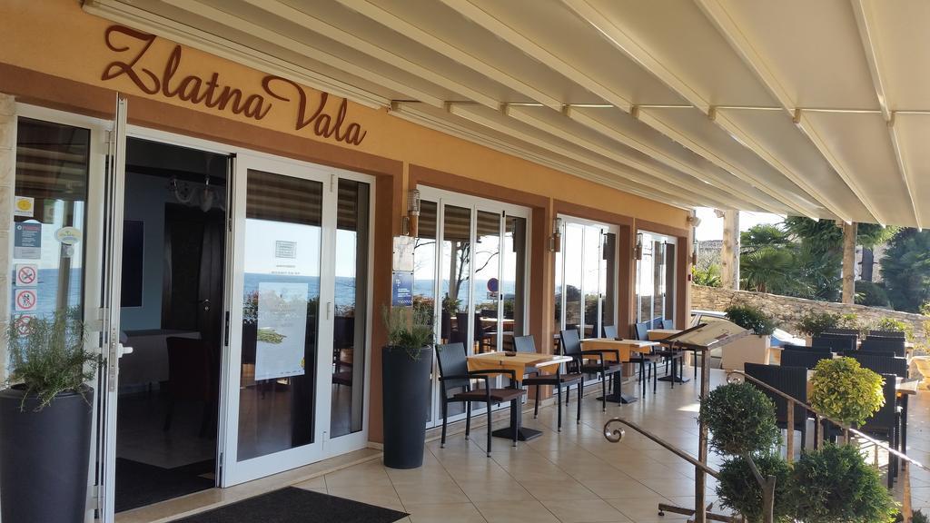 Hotel Zlatna Vala Umag Eksteriør billede